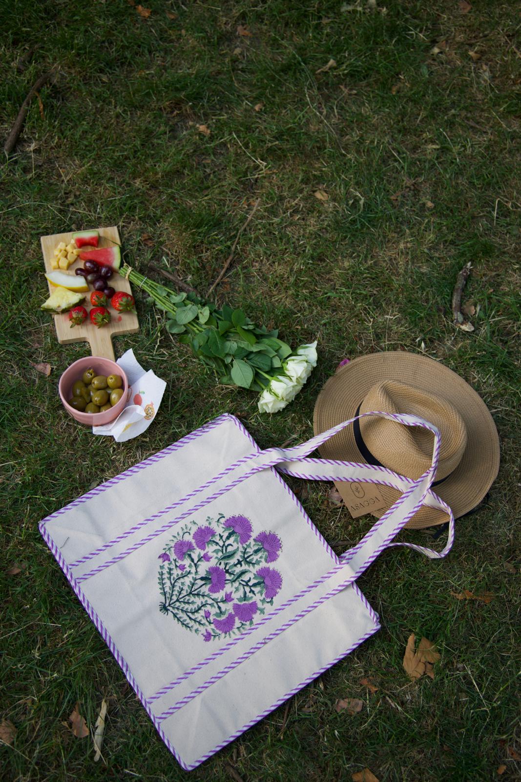 Slow Sunday Tote
